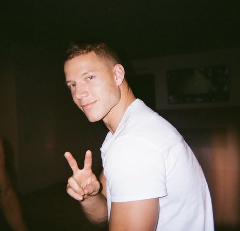 Christan Mccaffery, Hot Football Players, Football Romance, Cute Football Players, Nfl 49ers, Christian Mccaffrey, 49ers Football, American Football Players, Just Friends