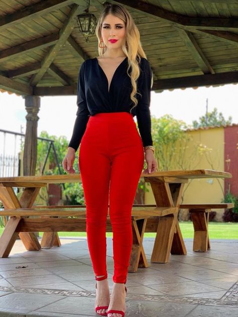 Office Dresses For Ladies, Red Trousers Outfit, Job Clothes, Fashionable Work Outfit, Stylish Fall Outfits, Professional Outfits Women, Business Outfits Women, Business Casual Outfits For Work, Ladies Top