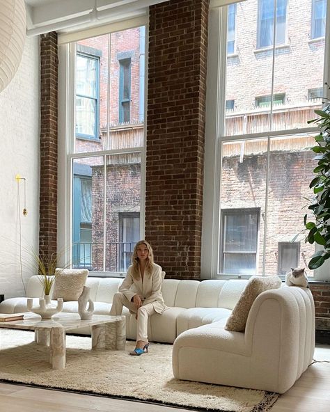 At Home With: Elsa Hosk, SoHo, New York :: This Is Glamorous Interior Boho, Hus Inspiration, Elsa Hosk, Cover Girl, Dream Apartment, Post Modern, Apartment Inspiration, Living Room Inspo, Modern Apartment