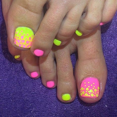 50 Pretty Toenail Art Designs | Cuded Birthday Pedicure Ideas, Cute Toenail Designs, Neon Toe Nails, Pedicure Designs Summer, Toenail Art Designs, Easy Toe Nail Designs, Spring Pedicure, Simple Toe Nails, Pedicure Designs Toenails