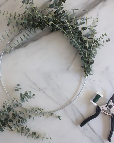 Eucalyptus Hoop Wreath, Wreath Eucalyptus Christmas, Christmas Wreath Eucalyptus, How To Make A Eucalyptus Wreath, Eucalyptus Craft Ideas, Alternative Wreath Ideas, Dried Eucalyptus Wreath, Diy Xmas Wreath Ideas, Eucalyptus Christmas Wreath