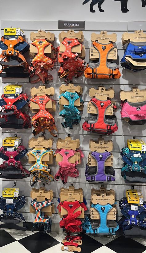 Pet Shop - Harness collection Pet Store Display Visual Merchandising, Pet Cleaning Products, Zoo Marketing, Pet Store Display, Market Tote Bag Pattern, Pets Supplies, Accessories Packaging, Service Dogs Gear, Dog Fashion