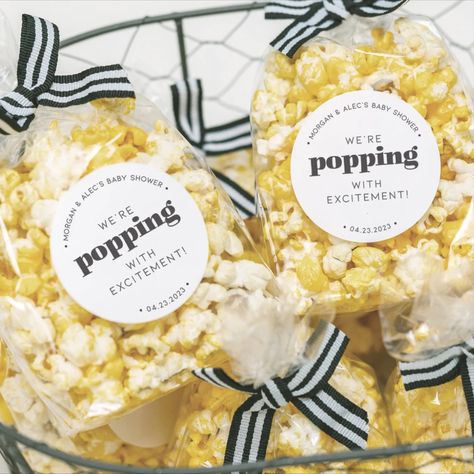 These glossy circle stickers are perfect for popcorn favor bags for baby showers or weddings! Popcorn Baby Shower Favors, Baby Shower Popcorn, Popcorn Favor, Stickers For Wedding, Graduation Party Gifts, Popcorn Favors, Pop Baby Showers, Popcorn Bags, Circle Stickers