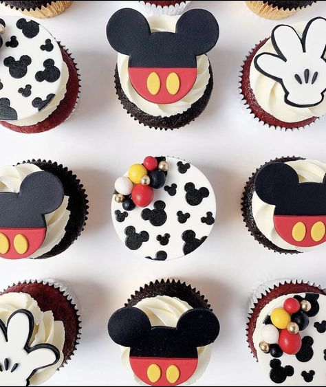 Mickey Mouse Smash Cakes, Mickey Mouse Cupcake, Mickey Birthday Cakes, Mickey Cupcakes, Cupcake Business, Cupcake Inspiration, Mickey Mouse Cupcakes, Cupcake Decor, Mickey Mouse Cake