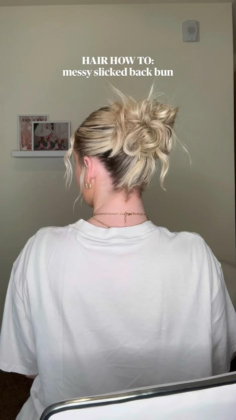 Step by step hair tutorial for this messy slicked back bun on short hair Slicked Back Bun, Slick Backs, Messy Bun For Short Hair, Short Hair Inspo, Short Hair Up, Short Hair Hacks, Short Hair Bun, Hair Bun Tutorial, Short Hair Hairstyles