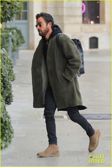 Justin Theroux Style, Parka Outfits, Old Man Fashion, Mens Fashion 2018, Justin Theroux, Street Style 2018, Style Inspiration Casual, Mens Casual Dress Outfits, Mens Fashion Inspiration