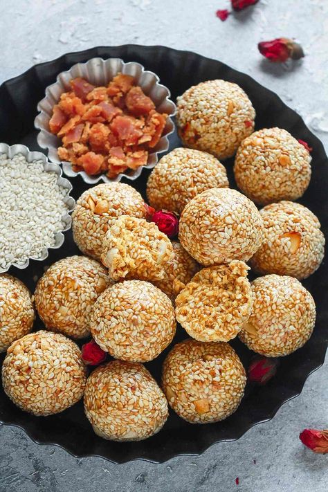 Til Laddu | Sesame Laddu - Aromatic Essence Til Laddu, Makar Sankranti Festival, Makar Sankranti, Cardamom Powder, Indian Desserts, Clarified Butter, Indian Sweets, Sesame Seeds, Ghee