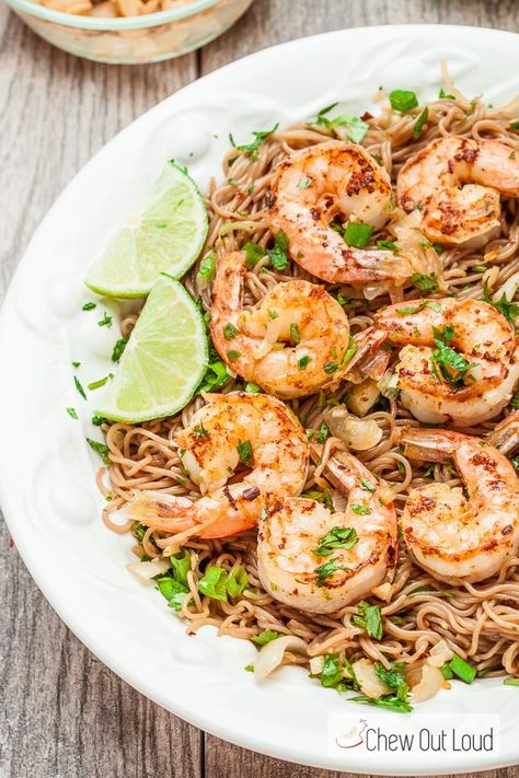 Noodles With Shrimp, Ways To Cook Shrimp, Soba Noodles Recipe, Cook Shrimp, Pasta Seafood, Soba Noodle, Juicy Shrimp, Summer Meal, Asian Noodles