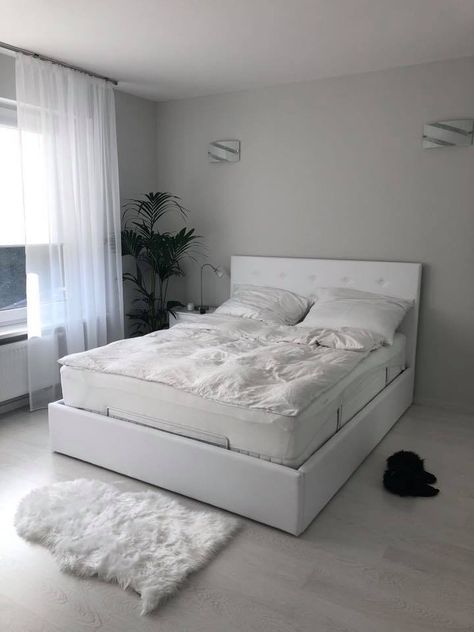 Small Room Aesthetic Minimalist, Facial Room Ideas, Small Room Aesthetic, Room Aesthetic Minimalist, Little Apartment Aesthetic, Room Ideas Kids, Modern Teen Boy Bedroom, Facial Room, Modern Bedroom Interior