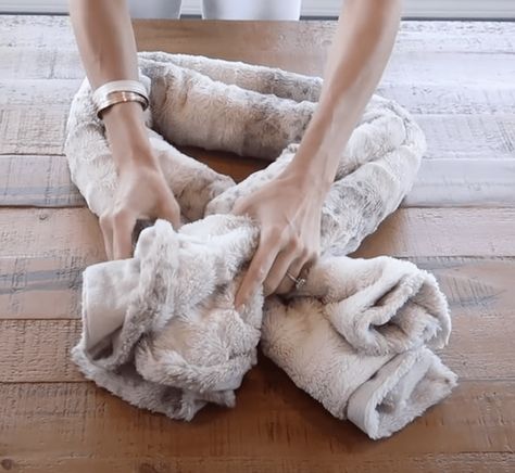 GENIUS BLANKET BALL FOLD!!! How To Fold Blankets For Display, Blanket Display Ideas, Big Basket, Panty Liner, Large Blankets, Cozy Throw Blanket, Going Viral, Shower Cleaner, Cozy Throws