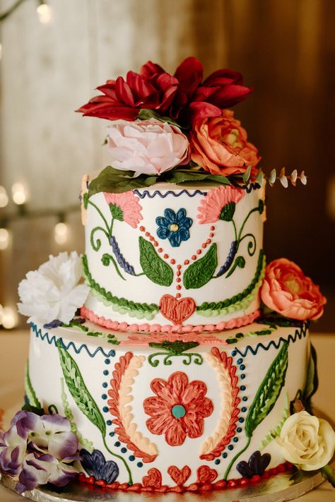 Mexican Wedding Aesthetic, Mariachi Wedding, Traditional Mexican Wedding, Vintage Mexican Wedding, Mexican Wedding Cake, Mexican Inspired Wedding, Mexican Themed Weddings, Hacienda Wedding, Mexican Wedding Dress