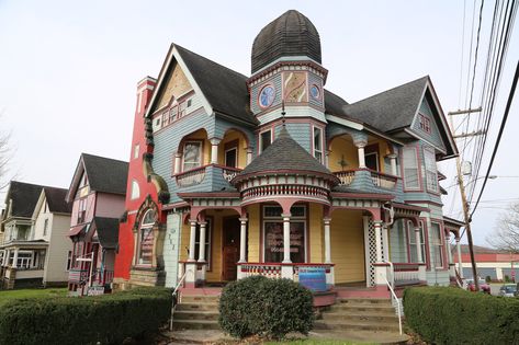 Victorian Home Design, Meadville Pa, Small Town America, Victorian Houses, Abandoned Houses, Queen Anne, Historical Photos, Victorian Homes, Small Towns