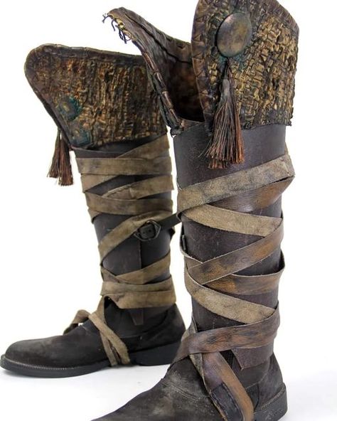 Leather Reference, Cover Boots, Armor Boots, Italian Costume, Japan Character, Pirate Garb, Medieval Cloak, Armor Shoes, Pirate Boots