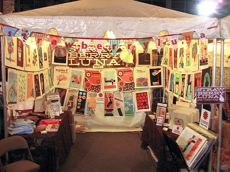 booth by night amazing use of space and looks great at night :) Night Market Vendor Booth, Festival Tent Ideas, Tent Booth, Vendor Tent, Artist Booth, Art Festival Booth, Community Programs, Festival Tent, Market Vendor