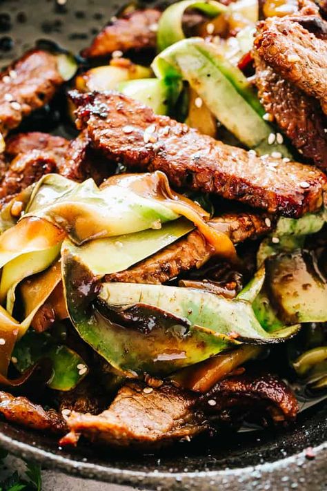 Stir Fry With Zucchini, Stir Fry Steak, Easy Beef Stir Fry, Steak Stirfry Recipes, Zucchini Stir Fry, Seared Salmon Recipes, Steak Stir Fry, Beef Stir Fry Recipes, Dinner Steak