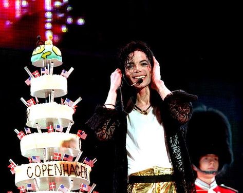 Michael Jackson History Tour, 56th Birthday, Gary Indiana, 39th Birthday, Joseph Jackson, Happy Birthday Song, King Of Pop, King Of Music, Jackson Family