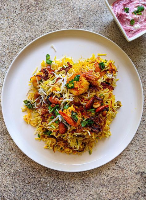 Shrimp Biryani Recipe, Fish Biryani Recipe Indian, Prawns Biryani Recipe, Shrimp Briyani Receipes, Food Biryani, Shrimp Biryani, Marinated Shrimp, Perfect Rice, Mughal Empire