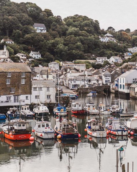 Cornish Harbours, Cornwall Villages, Polperro Cornwall, Things To Do In Cornwall, Holiday Getaway, Cornwall Coast, Cornwall Beaches, Tattoo Travel, Oxford England