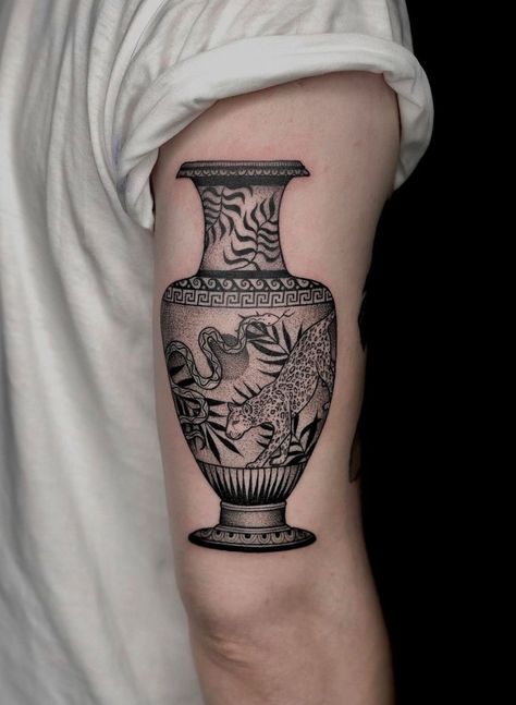 Japanese Vase Tattoo, Vase Tattoos, Vase Tattoo, Greek Vase, Tattoo Minimal, Aesthetic Tattoos, Plant Room, Japanese Vase, Mythology Tattoos