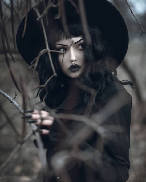 Dark Goth Photoshoot, Goth Photoshoot Ideas, Goth Botanical, Wednesday Photoshoot, Gothic Photoshoot Ideas, Jovana Mitrovic, Witchy Shoot, Gothic Photos, Obsidian Kerttu