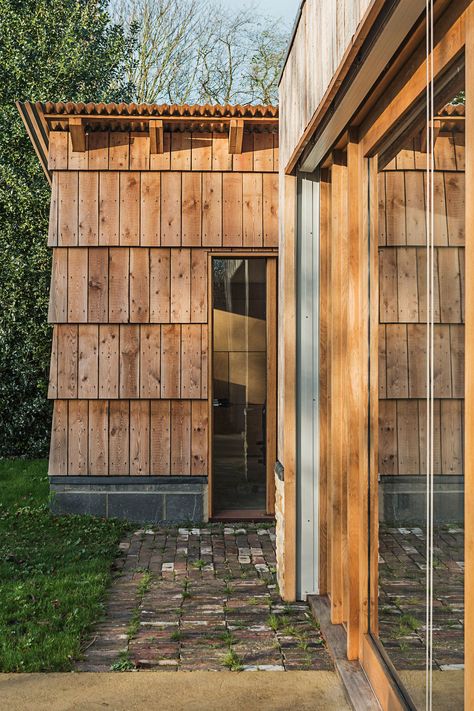 Ashworth Parkes Architects · Country Garden Studios. Northamptonshire, UK · Divisare Wood Facade, Wooden Facade, Timber Architecture, House Cladding, Wood Architecture, Wood Cladding, Timber Cladding, Wood Siding, Garden Studio