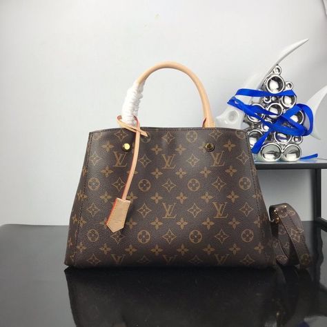 New bag in stock Balenciaga Aesthetic, Lv Monogram Bag, Lv Montaigne, Goyard Tote Bag, Lv Crossbody Bag, Clothes Preppy, Telfar Bags, Louis Vuitton Pattern, Fits Summer