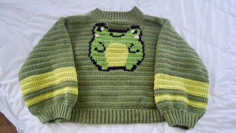 Crochet Froggy, Frog Sweater, Frog Crochet Pattern, Frog Crochet, Bernat Yarn, Crochet Frog, Cute Patterns, Backpack Pattern, One Step Closer