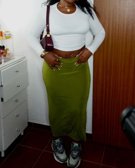 JM! Green Skirt Outfit Black Women, Skirt Outfit Black Women, Green Skirt Outfit, Green Skirt Outfits, Outfit Black Women, Green Outfits, Skirt Outfit, Green Skirt, Looks Style