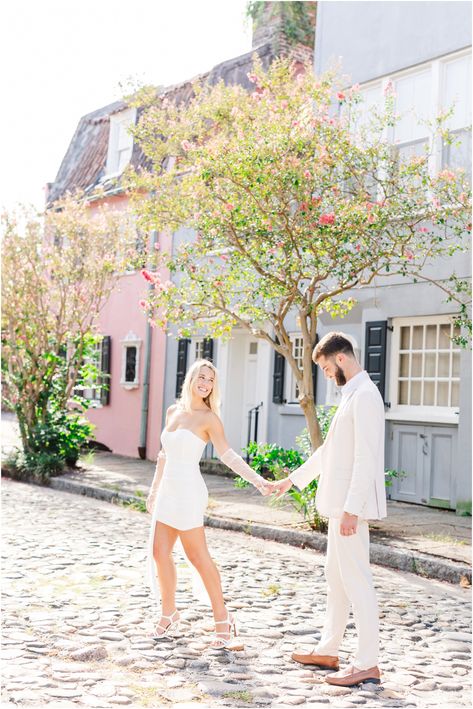 Broad Street Engagement Session in Charleston, SC | Jade & Brett - jacquelineandlaura.com Charleston Sc Pictures, Engagement Photos Charleston Sc, Charleston Engagement Pictures, Charleston Engagement Photos, Charleston Engagement, Engagement Picture Outfits, Charleston Sc Wedding, Bright Sunshine, Lowcountry Wedding