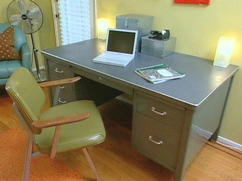 Desk Top Ideas, Metal Desk Makeover, Retro Office Desk, Work Office Ideas, Retro Office Chair, Tanker Desk, Office Guest Chairs, Interior Design Tools, Steel Desk