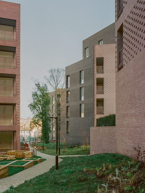 Mary Duggan refreshes new London vernacular with parkland housing scheme | RIBAJ Mary Duggan, Town Planning, Brick By Brick, Landscape Structure, Red Clover, Tree Canopy, London House, Social Housing, Brick Facade