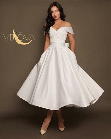 Wedding Dress Trumpet, Wedding Dress Empire, Wedding Dress Tea Length, Wedding Dress Short, Short Wedding Dresses, Wedding Ceremony Ideas, Handmade Wedding Dresses, Sukienki Plus Size, Tea Length Wedding