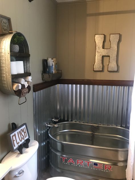 Rustic Water Trough Bathtub, Horse Trough Bathtub Bathroom, Western Remodeling Ideas, Stock Tank Tub Bathtubs, Galvanized Tub Ideas Bathroom, Pedestal Sink Bathroom Farmhouse, Stock Tank Bathtub Diy, Galvanized Tub Ideas, Water Trough Bathtub