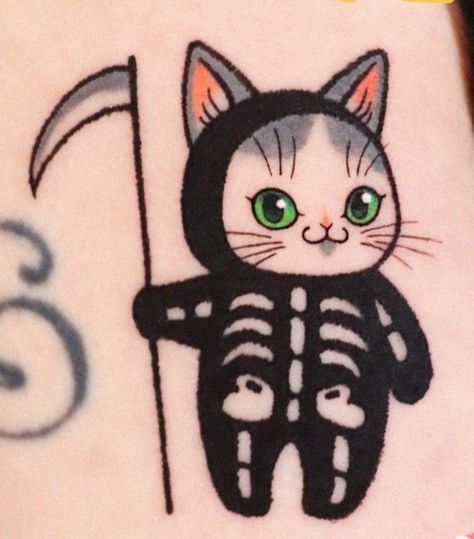 #tattoo #tattoos #inked #tattooart #tattooed #tattooideas #tattoodesign #tattooinspiration #tattoosleeve #tattooflash #inkedgirls #tattooedwomen  #InkLaughs  #TattooFails Halloween Cat Tattoo, Snowglobe Tattoo, Gato Cute, Skin Inspiration, Flash Ideas, Kawaii Tattoo, 4 Tattoo, Just Ink, Phoenix Tattoo