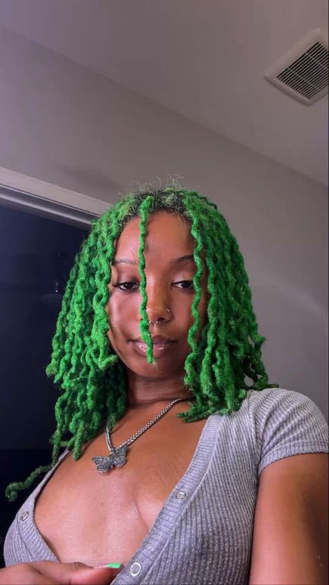 Green Locs Black Women, Green Natural Hair, Green Hair Short, Green Locs, Locs Long, Green Hair Color, Dyed Dreads, Green Dreads, Short Dreadlocks Styles