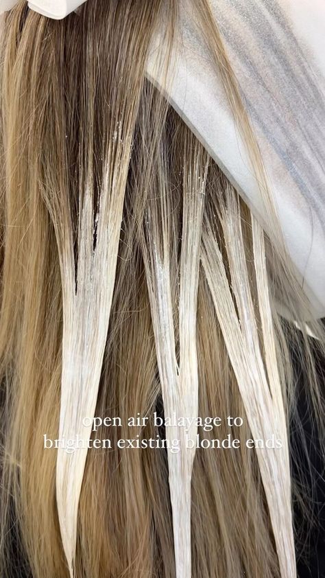 11K views · 742 reactions | WINTER BLONDE TRANSFORMATION‼️👇🏼 👉🏼 old money piece placement for internal brightness (you want it to whisper, not scream) 👉🏼 chunky lowlights to break up the blonde in the interior, leaving out the ends 👉🏼 color melt for a seamless finish! ✨ meche sheets @productclub TAG A STYLIST WHO SHOULD SEE THIS‼️👇🏼 #behindthechair #dimensionalblonde #hairtutorial #hairvideos #hairhowto #lowlights #babylights #moneypiece #blondebalayage #balayagehighlights | CHRISSY DANIELLE LOTENERO | Boi Angel · Fly With You Money Piece Placement, Chunky Lowlights, Blonde Transformation, Winter Blonde, Color Melt, Dimensional Blonde, Money Piece, Color Melting, Balayage Highlights