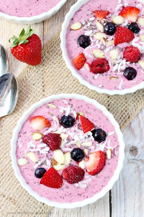 Vitamin Recipes, Mixed Berry Smoothie Bowl, Smoothie Business, Smoothies Bowl, Berry Smoothie Bowl, Healthy Bowl, Green Smoothie Bowl, Banana Smoothie Bowl, Mixed Berry Smoothie