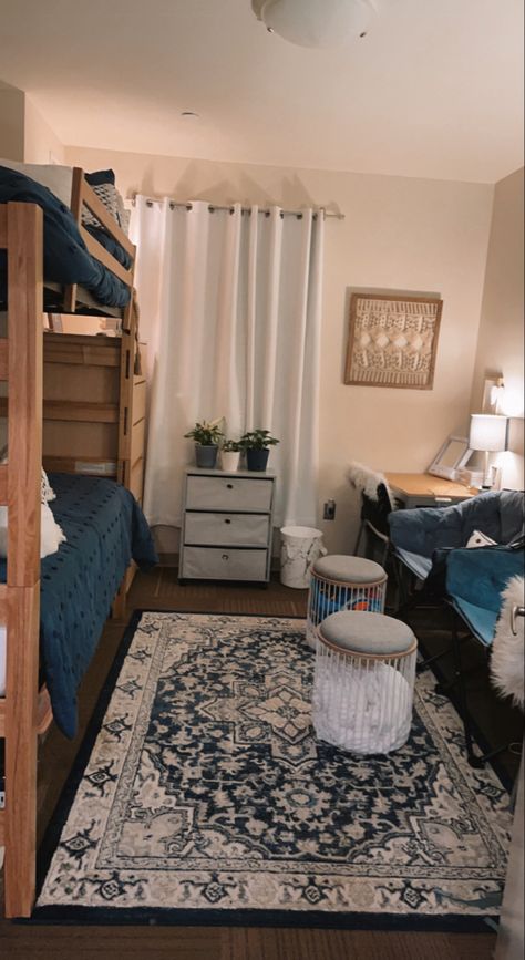 Navy Dorm Room, Decorating Dorm, Organization Dorm, Blue And Cream Bedroom, Awesome Bed, Modern Dorm Room, Navy Blue Rooms, White Dorm Room, Bedding Dorm