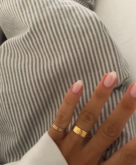 Short Coffin Nails, Nail Ring, Oval Nails, Minimalist Nails, Dream Nails, Funky Nails, Pretty Acrylic Nails, Short Acrylic Nails, Cute Acrylic Nails