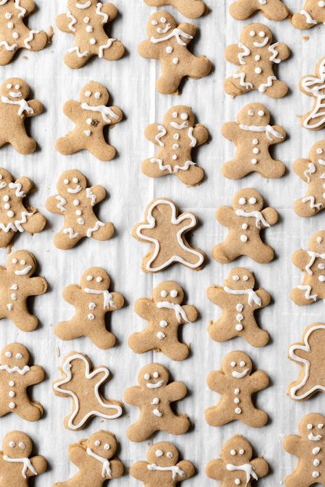 Shortbread Gingerbread Cookies Gingerbread Shortbread Cookies, Ginger Shortbread Cookies, Xmas Bakes, Gingerbread Shortbread, Christmas Shortbread Cookies, Yule Gifts, Xmas Cookies Recipes, Easy Shortbread, Best Gingerbread Cookies