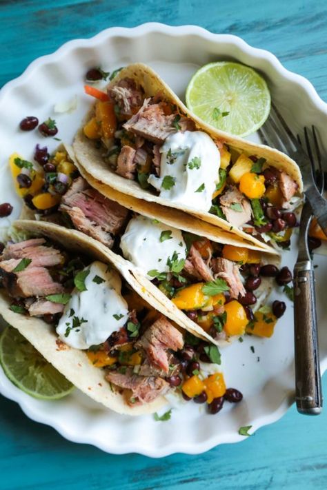 Tuna Steak Tacos, Steak Taco Recipe, Healthy Grilled, Grilled Tuna, Black Bean Salsa, Bean Salsa, Tuna Steaks, Soft Tacos, Healthy Grilling