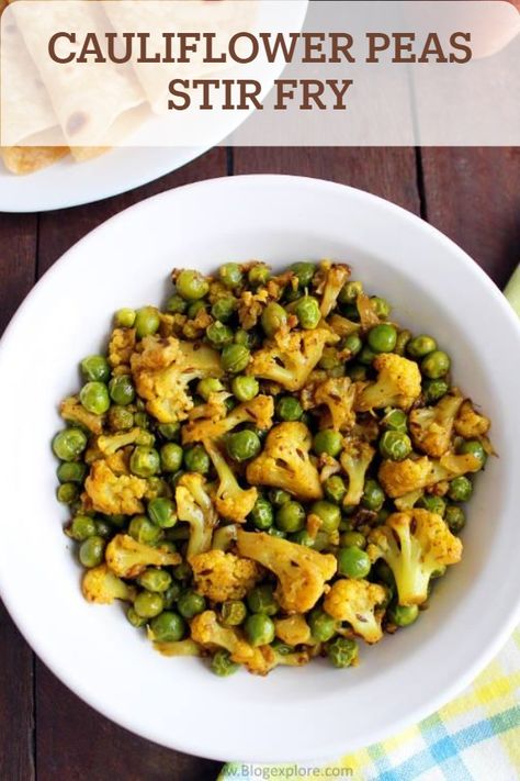 gobi matar recipe – easy and delicious Indian style cauliflower and peas stir fry flavored with spices. A good side dish for chapathis, rotis and rice. Cauliflower And Peas Recipe, Curry Side Dishes, Indian Cauliflower, Curry Vegetarian, Cauliflower Side Dish, Gobi Recipes, Dry Curry, Curry Easy, Spiced Cauliflower