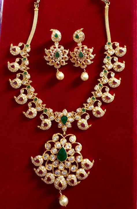 Chandbali Necklace, Temple Jewelry Necklace, Flower Costume, Mala Jewelry, Gold Jewelry Simple Necklace, Gold Necklace Indian Bridal Jewelry, Jewelry Set Design, African Necklace, Gold Jewelry Stores