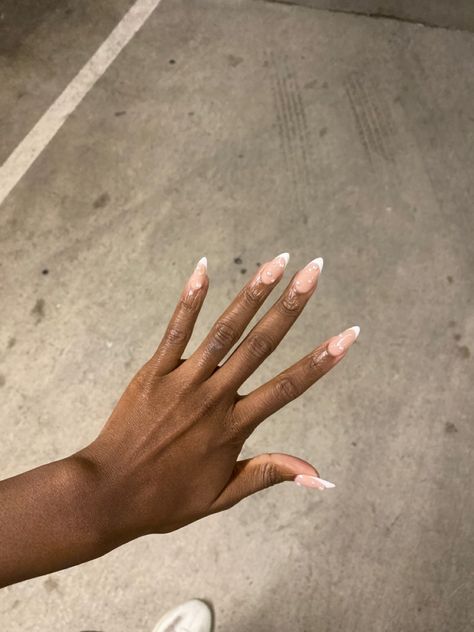 Pearl french tip nails on Black woman French Manicure On Black Women, French Tips Black Women, French Tip Black Women, French Tip Nails Black Women, Pearl French Tip Nails, Pearl French Tip, French Top, Top Nails, Manicure Nail Designs