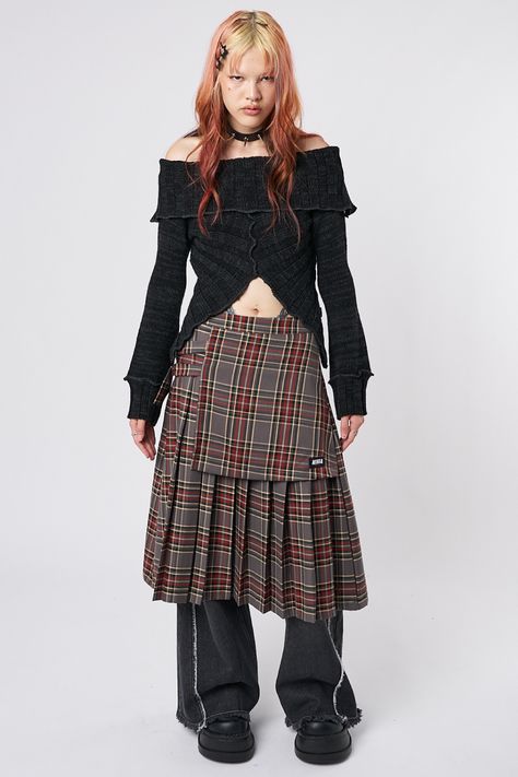 #mingalondon #classof2024 #backtoschool #btsoutfit #backtoschooloutfit #knitjumper #offshoulder #offshoulderjumper #knit #knitwear #blackjumper #tartan #tartanskirt #mideskirt #pleatedskirt #korean #btsfit #backtoschoolinspo #outfitinspo #grungefashion #grungeaesthetic #grungestyle #aesthetic #grungegirl #outfitinspo #outfitinspiration #outfitideas #styleinspo #grungegirl #aestheticoutfit #90s #00s #outfitinspo #outfitideia #styleinspo #vintageoutfits #vintageaesthetic Grunge Academia Outfits, Minga London, Academia Outfits, Grunge Fairycore, Tartan Skirt, Black Off Shoulder, Off Shoulder Fashion, 90s 00s, Grunge Style