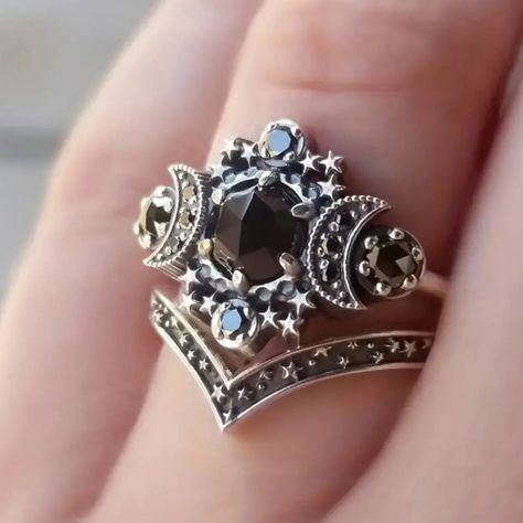 Engagement Party Vintage, Elegant Engagement Party, You Are My Moon, Vacation Jewelry, Chevron Wedding, Black Stone Ring, Moon And Star Ring, Moon Ring, Eid Al Fitr