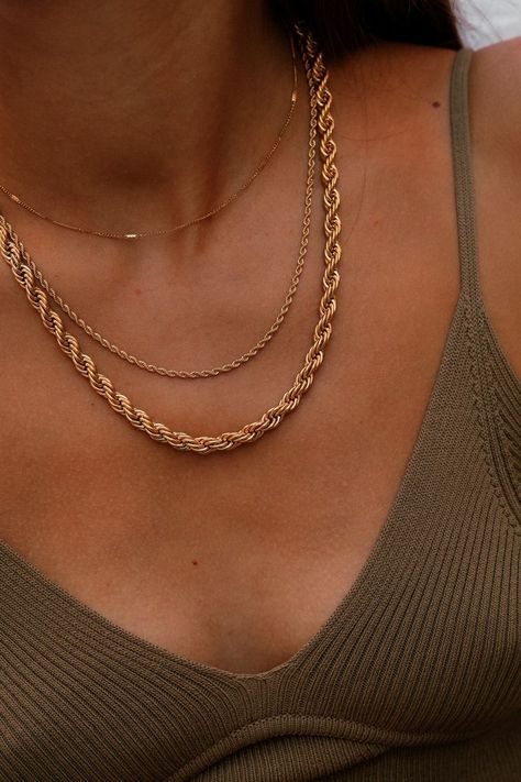 #jewelry #necklaces #chain #chainlayering #layering #ins #2023 #trendy #ooakme Stacking Gold Necklaces, Gold Neck Chain Designs For Women, Stacked Gold Necklaces, Trendy Gold Necklace, Chunky Gold Necklace, Womens Jewlery, Gold Neck Chain, Layered Gold Necklaces, Twisted Necklace