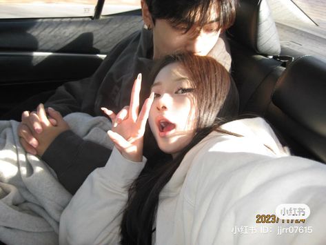 Korean Couple Pictures, 사진 촬영 포즈, Couples Vibe, Ulzzang Couple, Korean Couple, Couple Aesthetic, Hopeless Romantic, Cute Couple Pictures, Cute Couples Goals