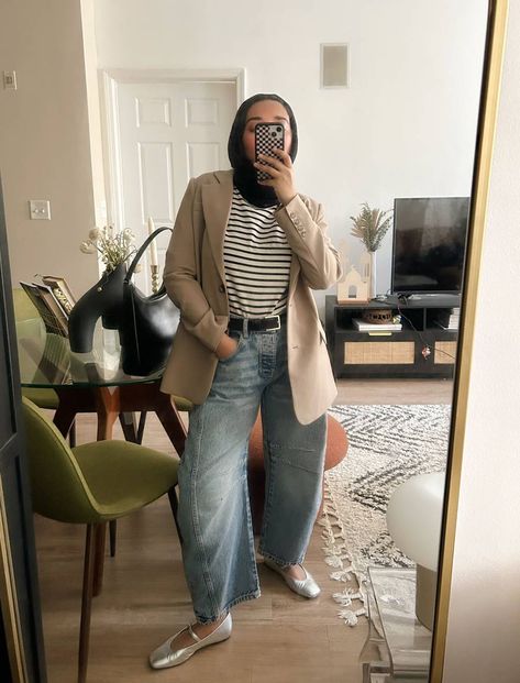 Wide Leg Jeans Outfit, Barrel Jeans, Monochromatic Outfit, Chic Skirts, Tapered Leg Jeans, Jean Trends, Denim Trends, Fashion People, Jeans Outfit