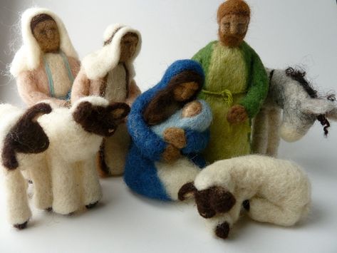 Needle Felted Christmas, Nativity Crafts, Christmas Nativity Scene, Wool Winter, Christmas Nativity, Handmade Holiday, Felt Dolls, Nativity Scene, Nativity Set